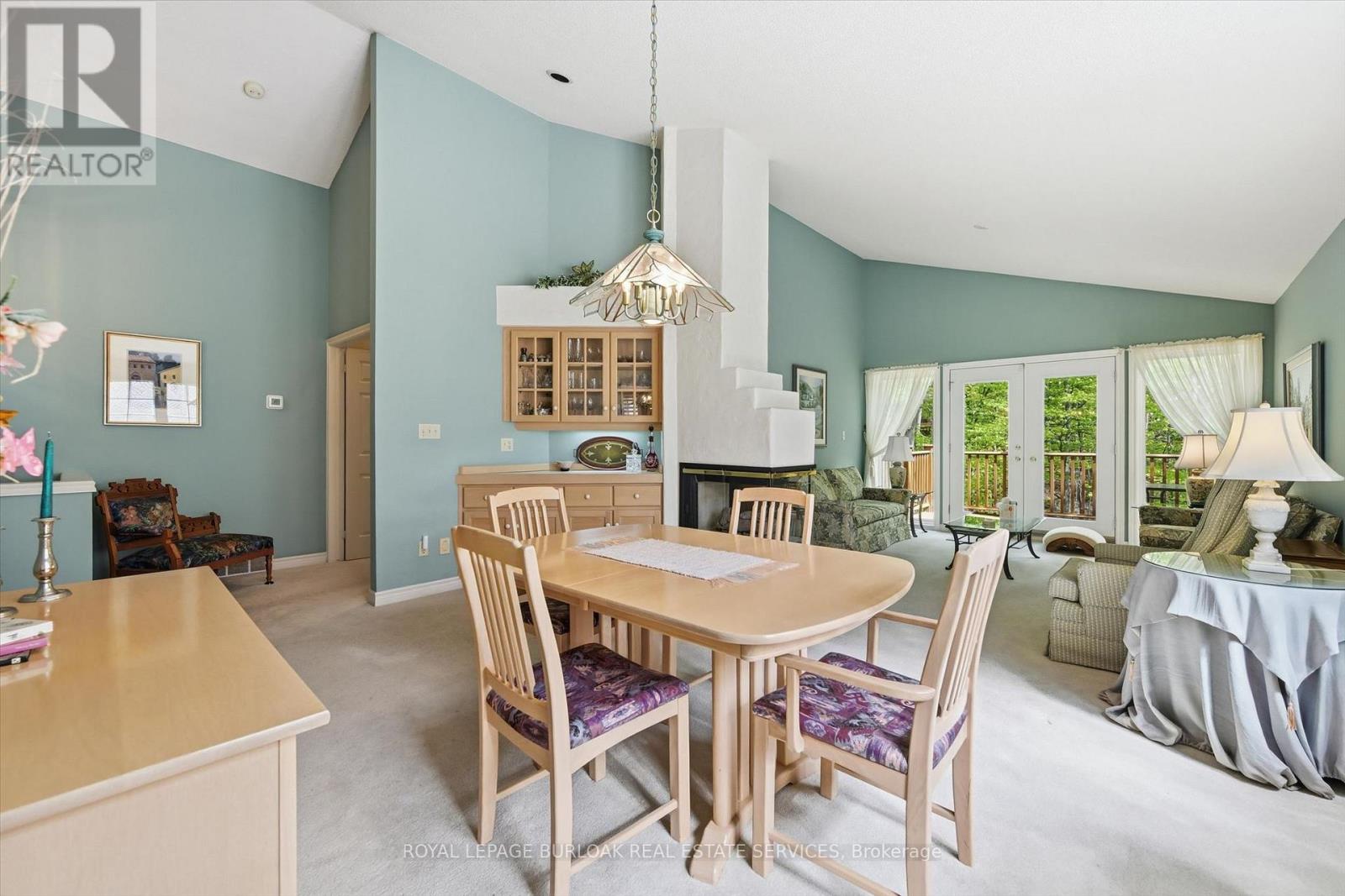 #4 1095 SKYVIEW DRIVE - 15