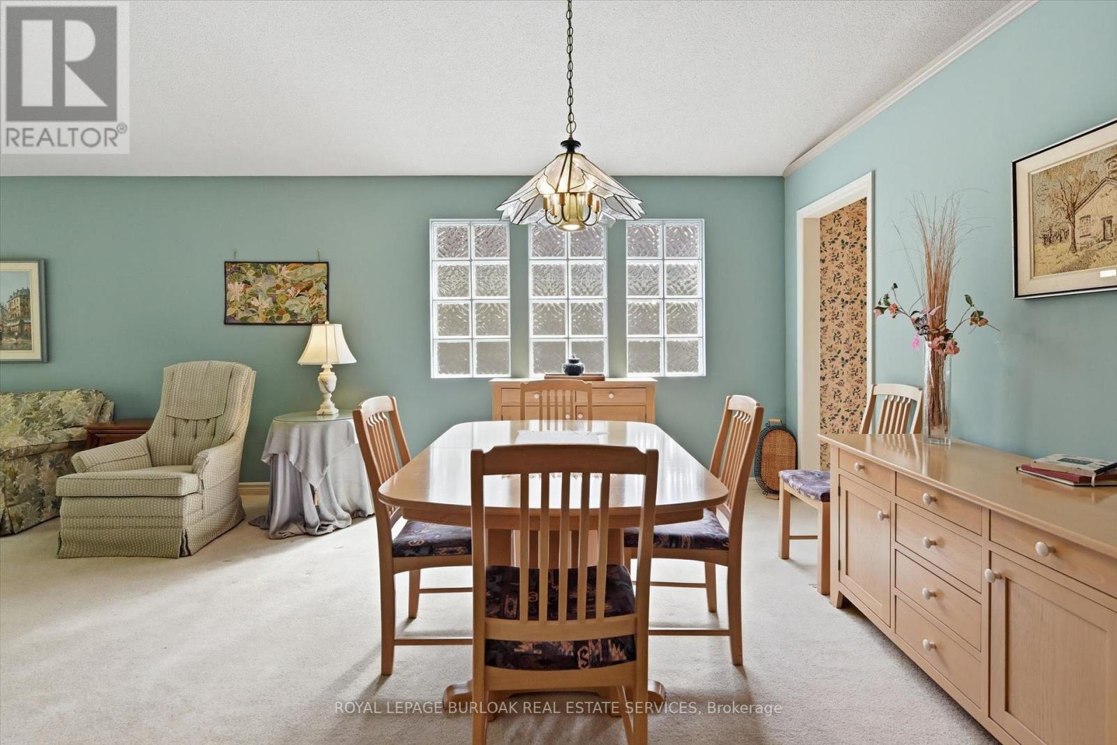 #4 1095 SKYVIEW DRIVE - 17