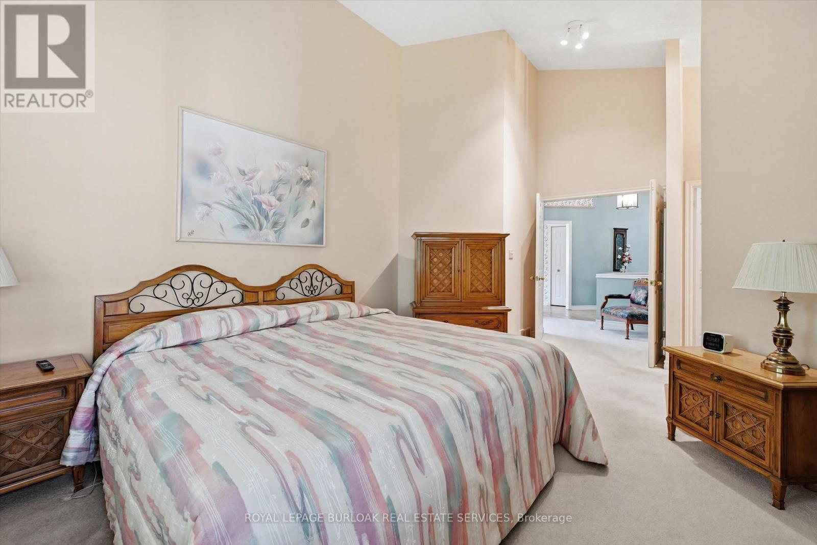 #4 1095 SKYVIEW DRIVE - 28