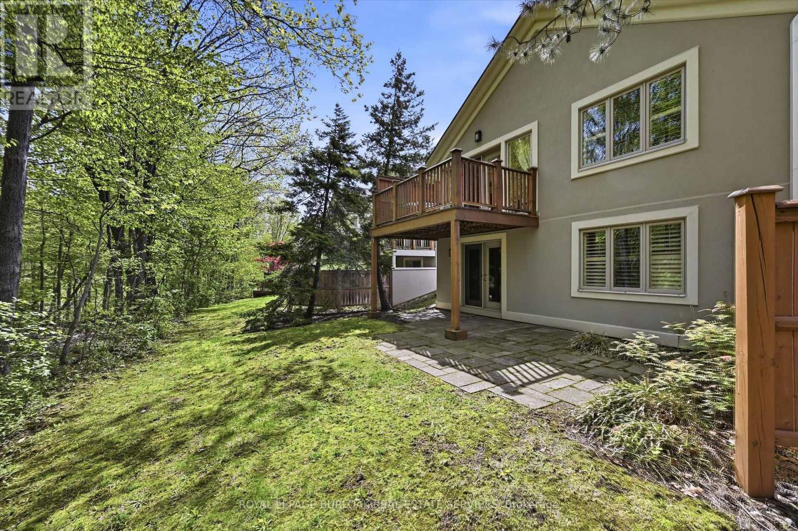 #4 1095 SKYVIEW DRIVE - 44