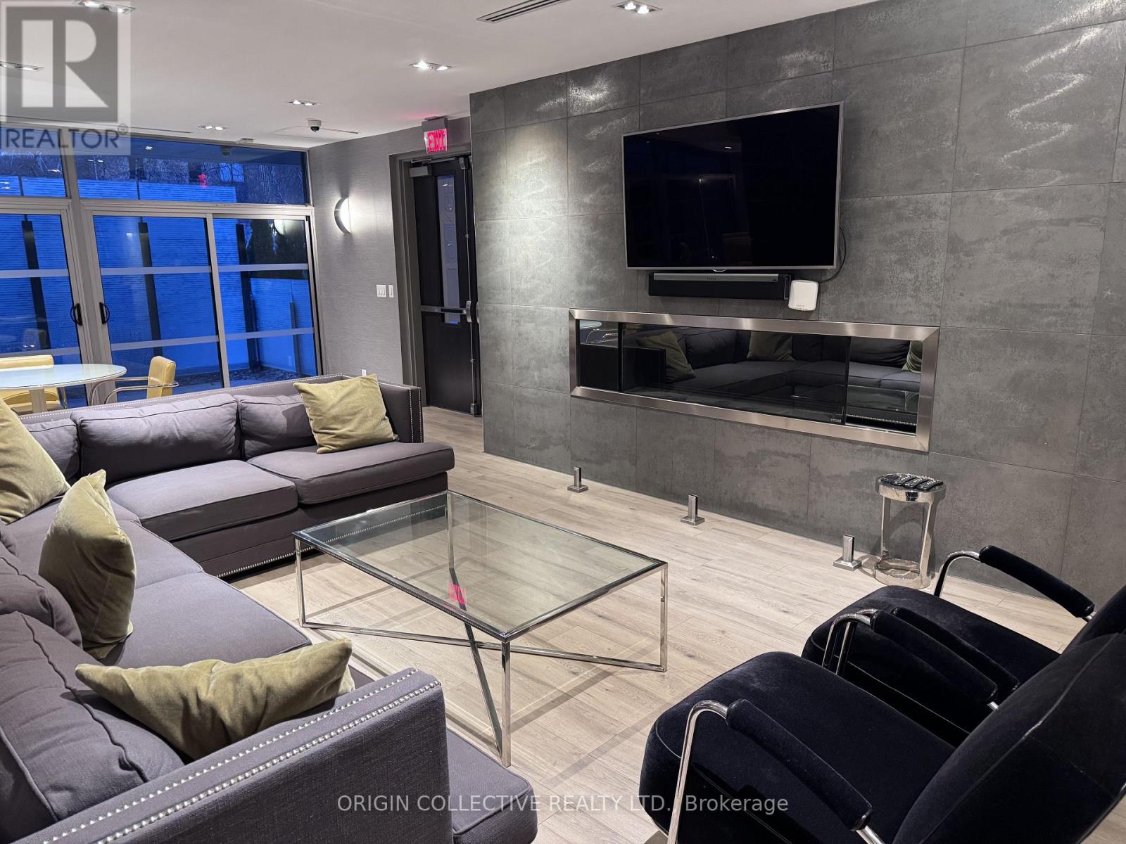 #417 399 ADELAIDE STREET W - 23