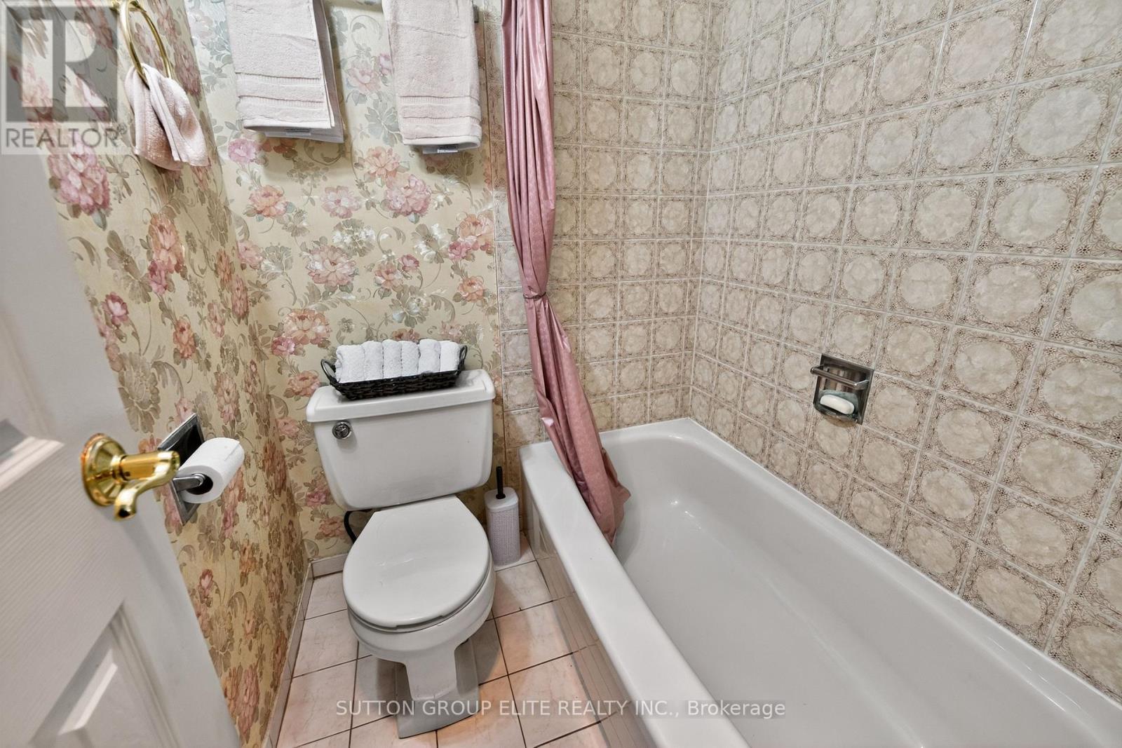 1986 SPRUCE HILL ROAD - 24