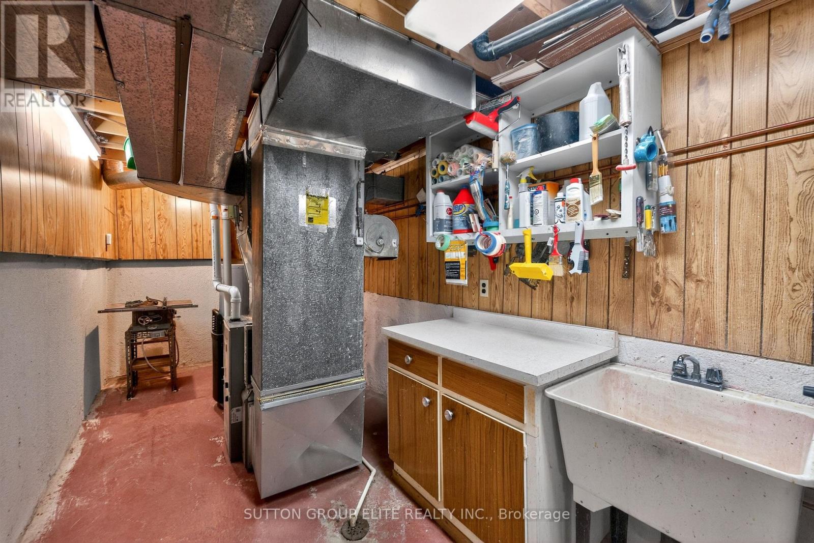 1986 SPRUCE HILL ROAD - 43