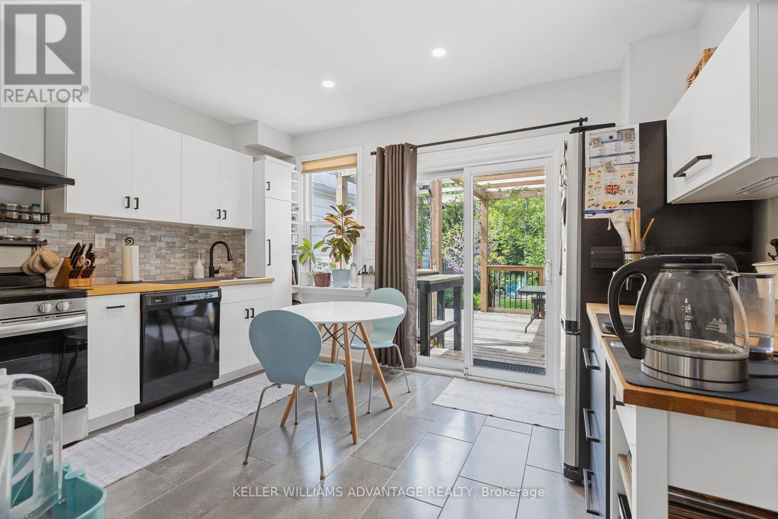 152 KING EDWARD AVENUE - 13