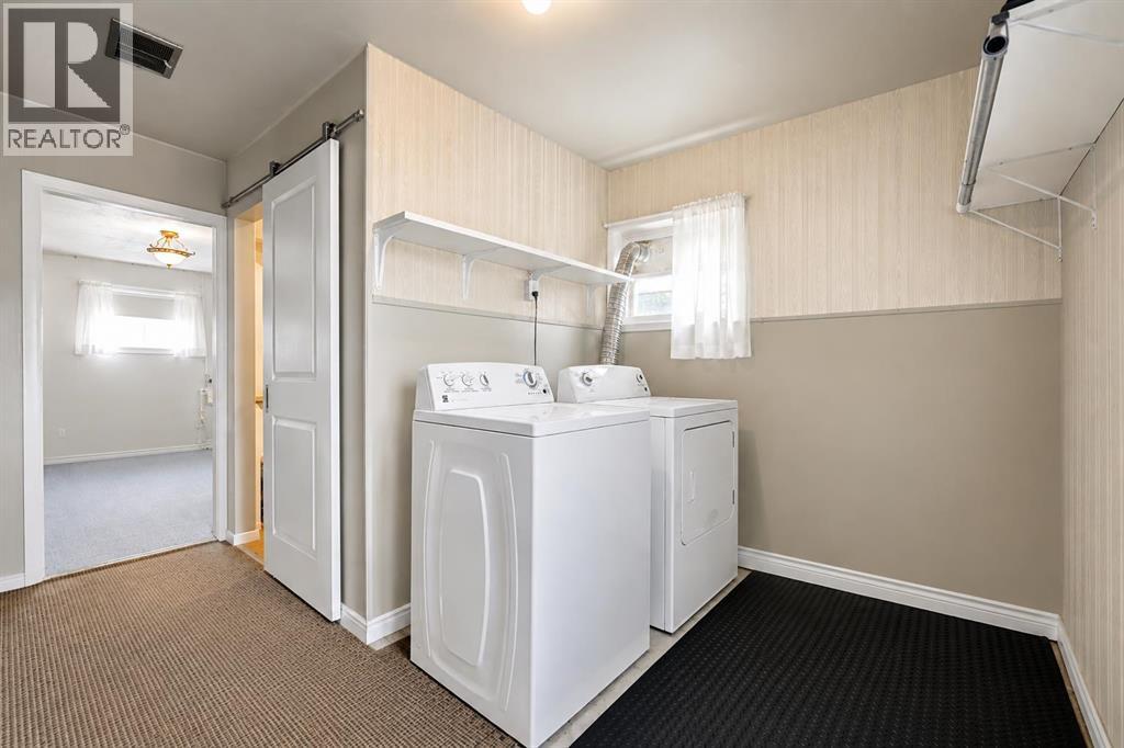 350 4 Street SW - 12