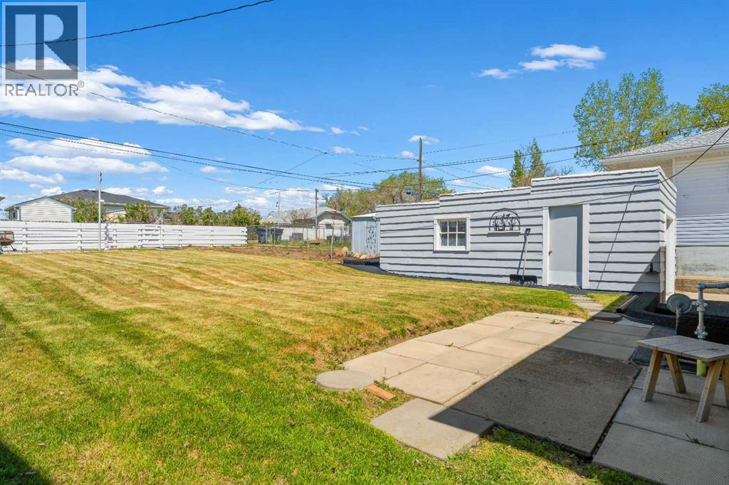 350 4 Street SW - 16