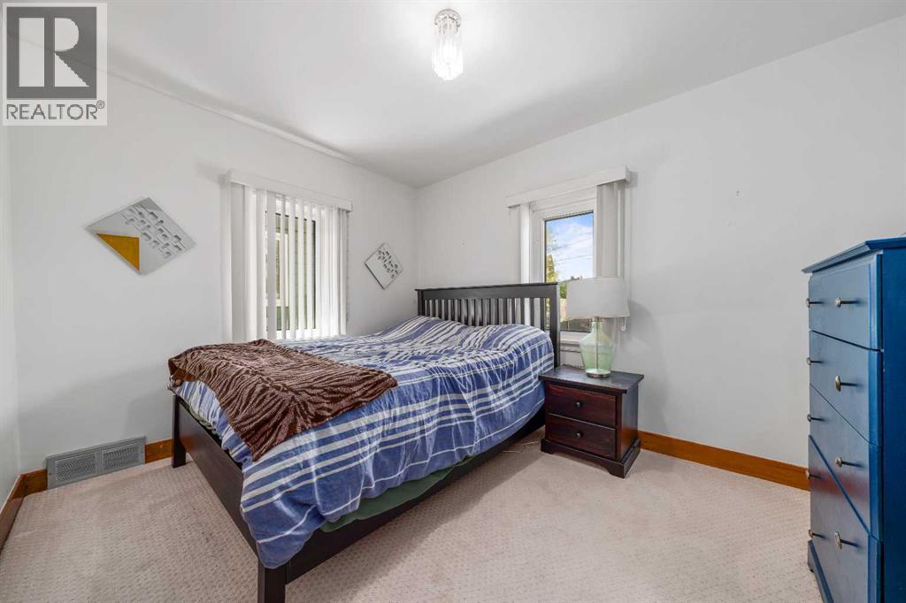 350 4 Street SW - 7