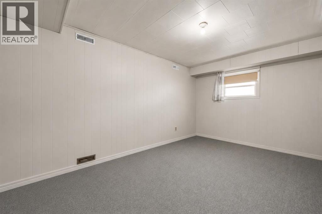 350 4 Street SW - 11