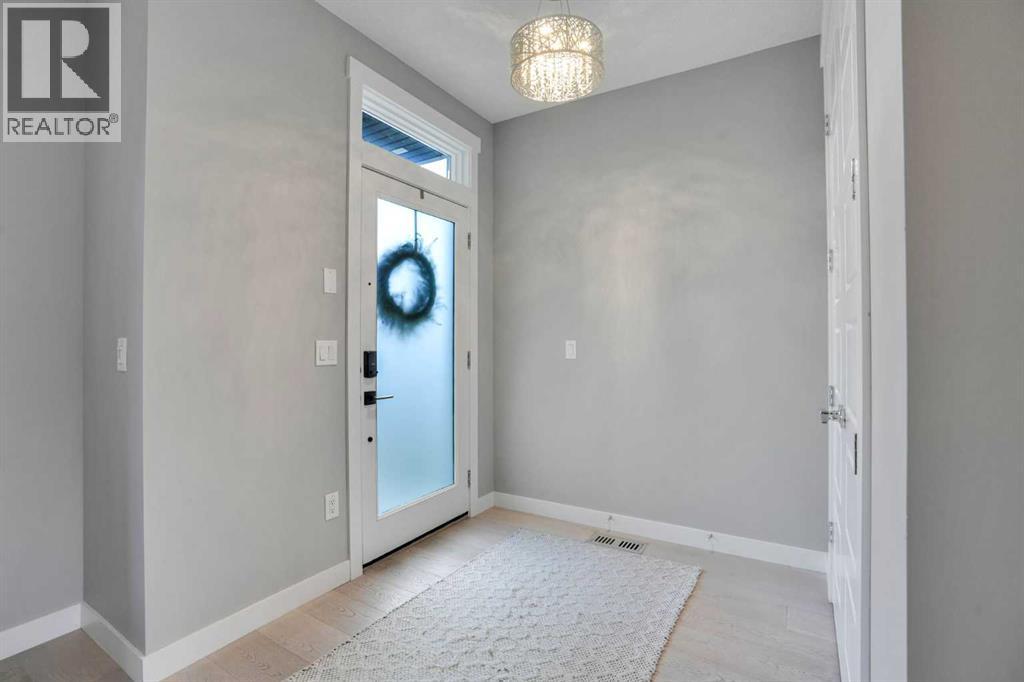 4405 20 Avenue NW - photo 2