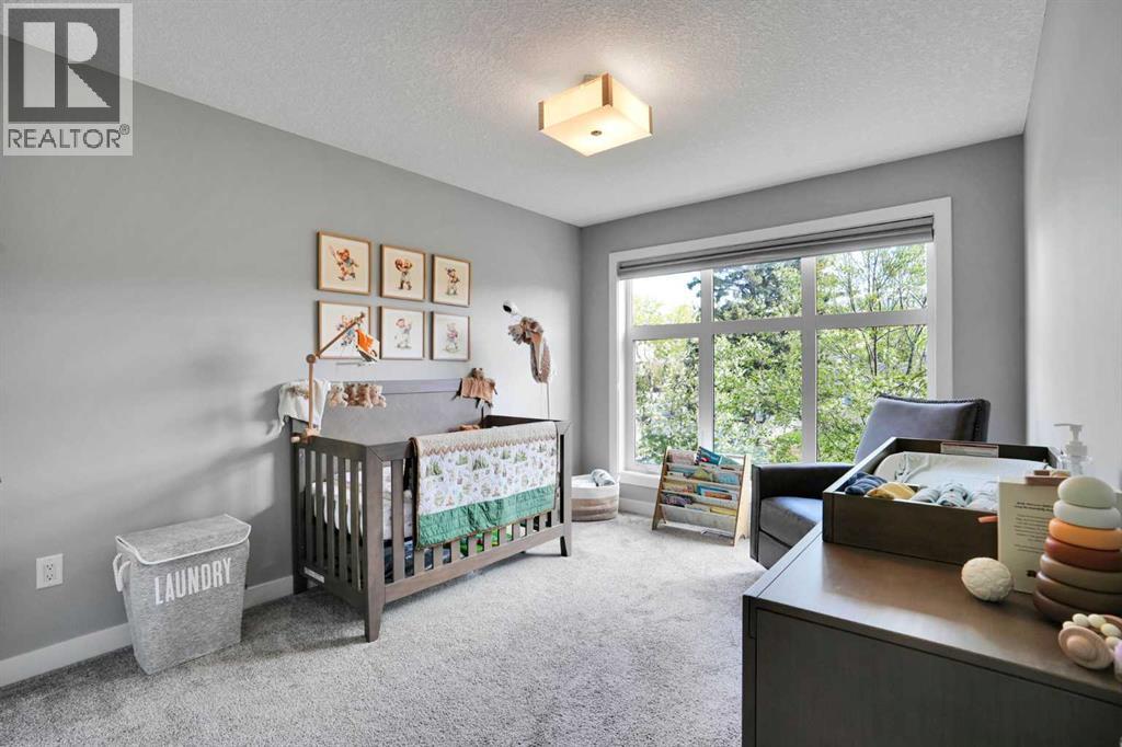 4405 20 Avenue NW — photo 21
