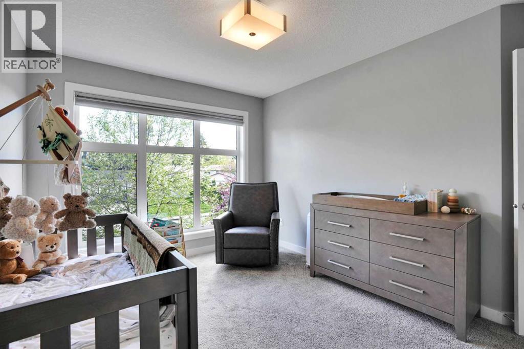 4405 20 Avenue NW — photo 22