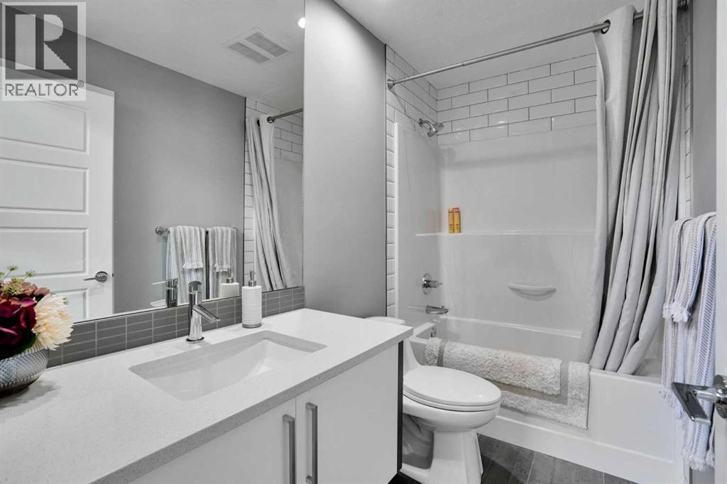 4405 20 Avenue NW — photo 26