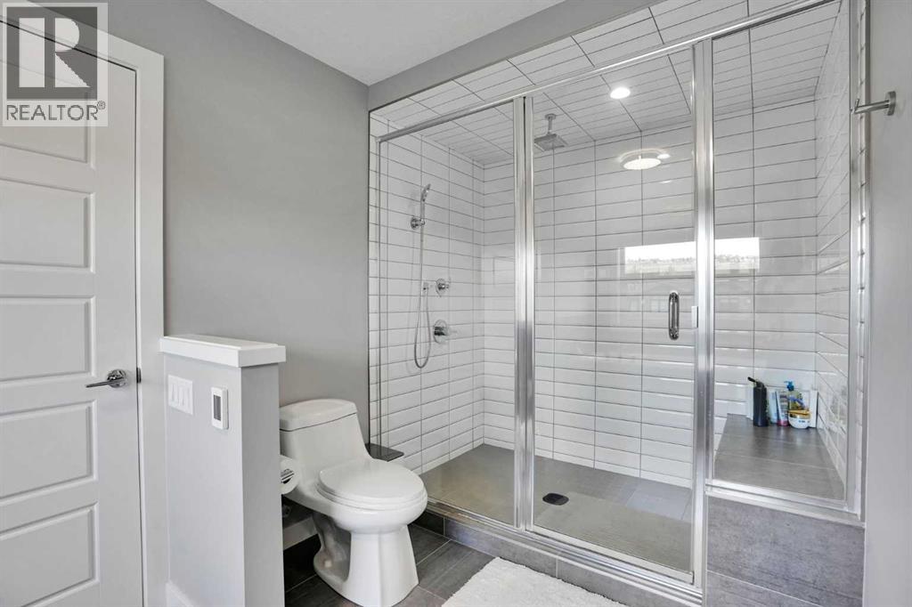4405 20 Avenue NW — photo 37