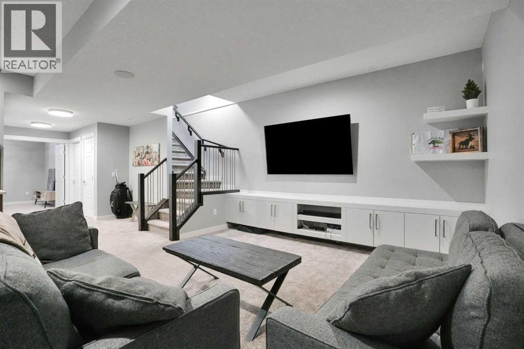4405 20 Avenue NW — photo 40