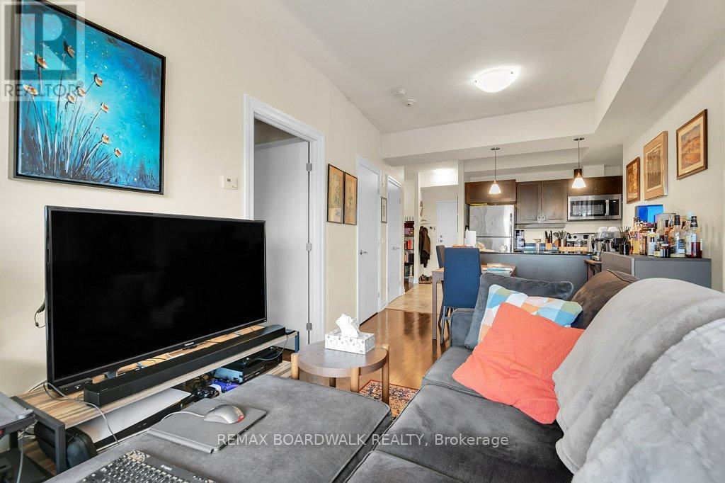 #702 245 KENT STREET - 13