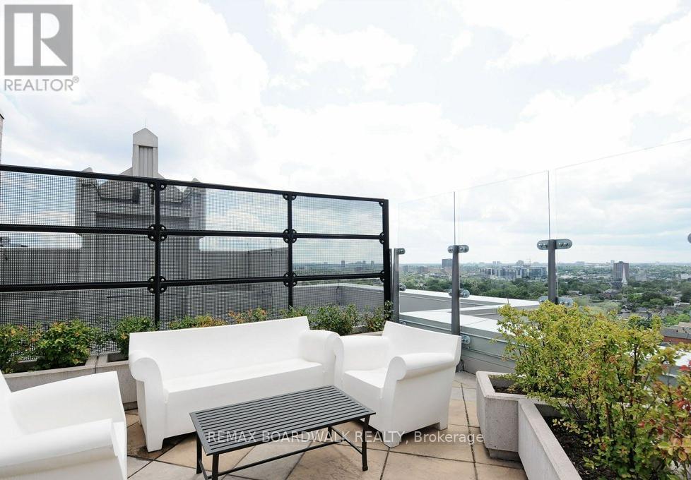 #702 245 KENT STREET - 22