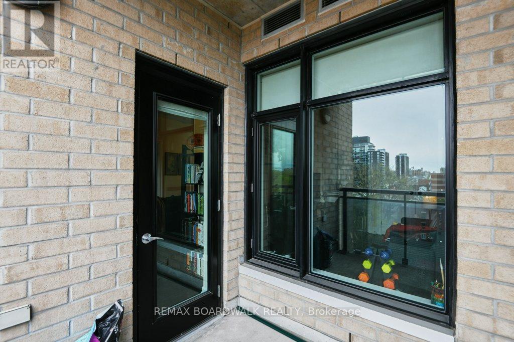 #702 245 KENT STREET - 19