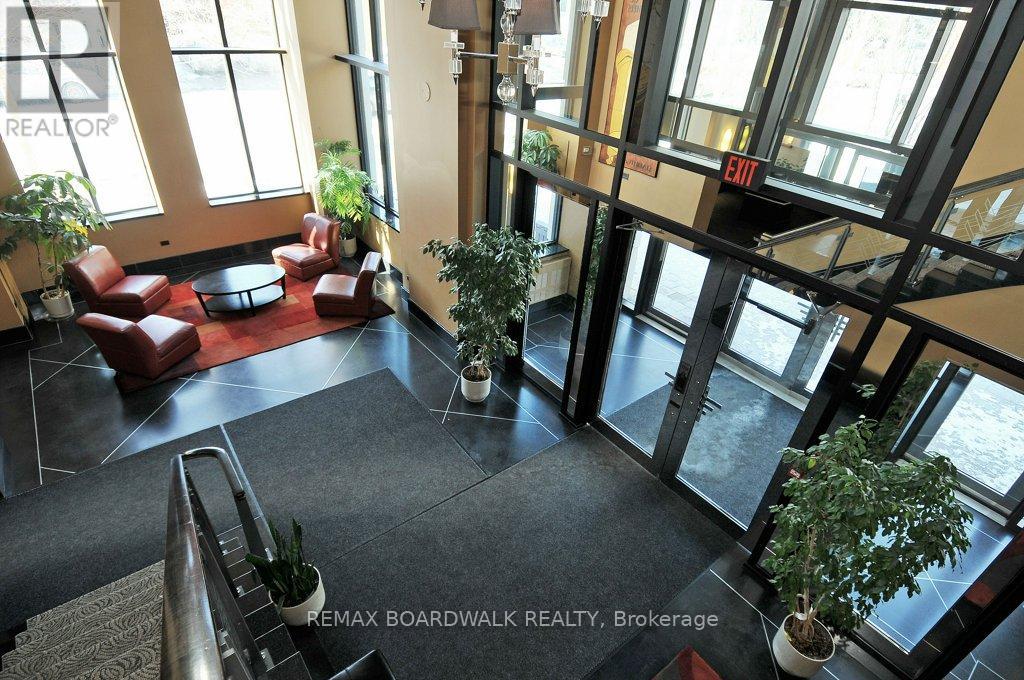 #702 245 KENT STREET - 28