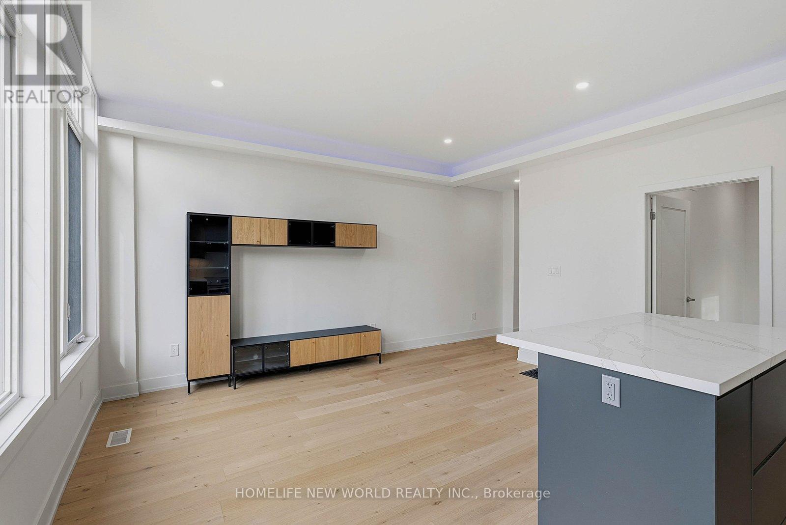1842 DUNDAS STREET E - 12