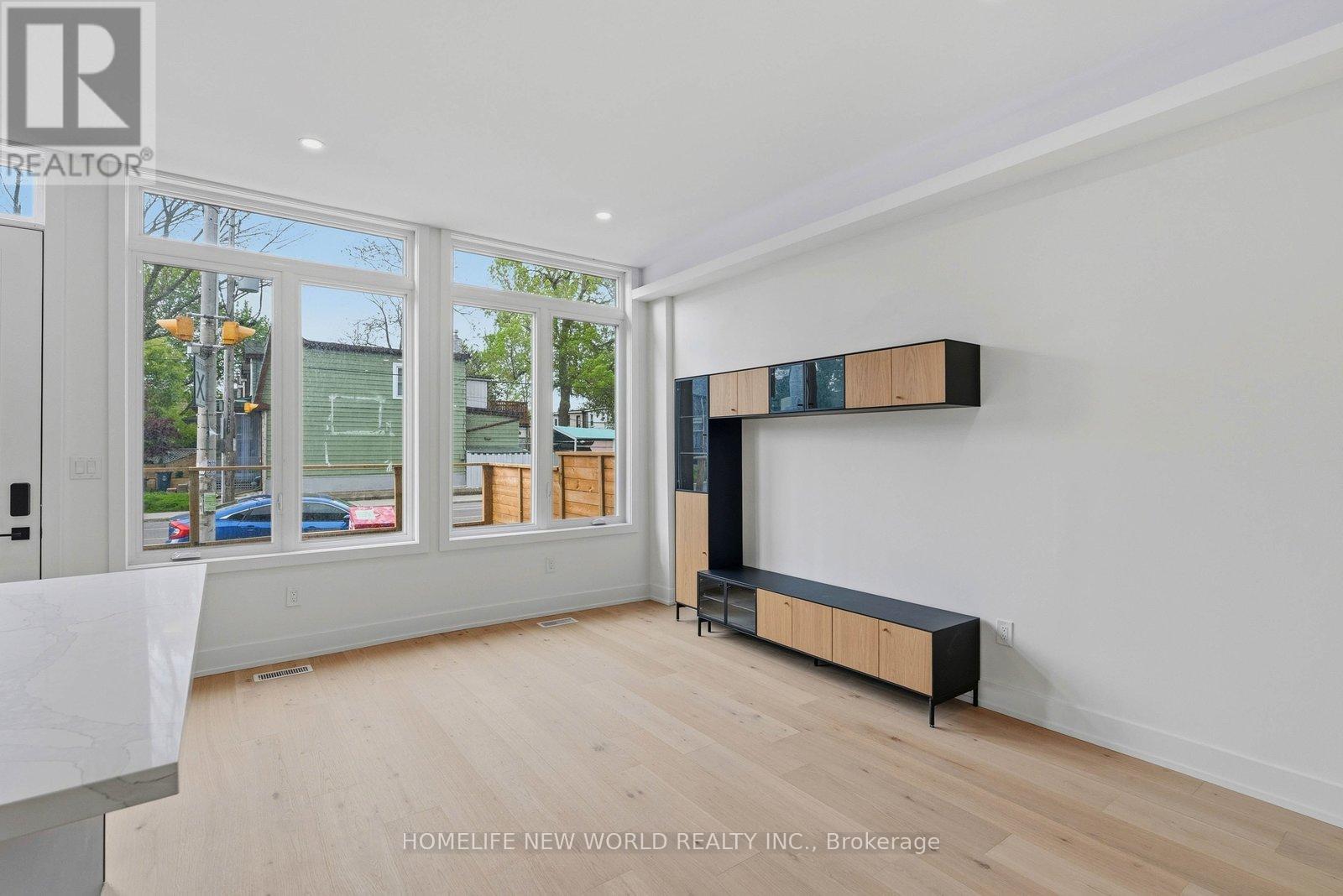1842 DUNDAS STREET E - 13