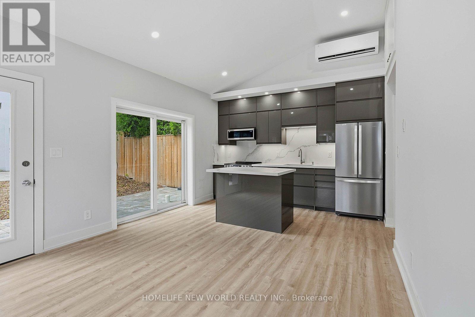 1842 DUNDAS STREET E - 26