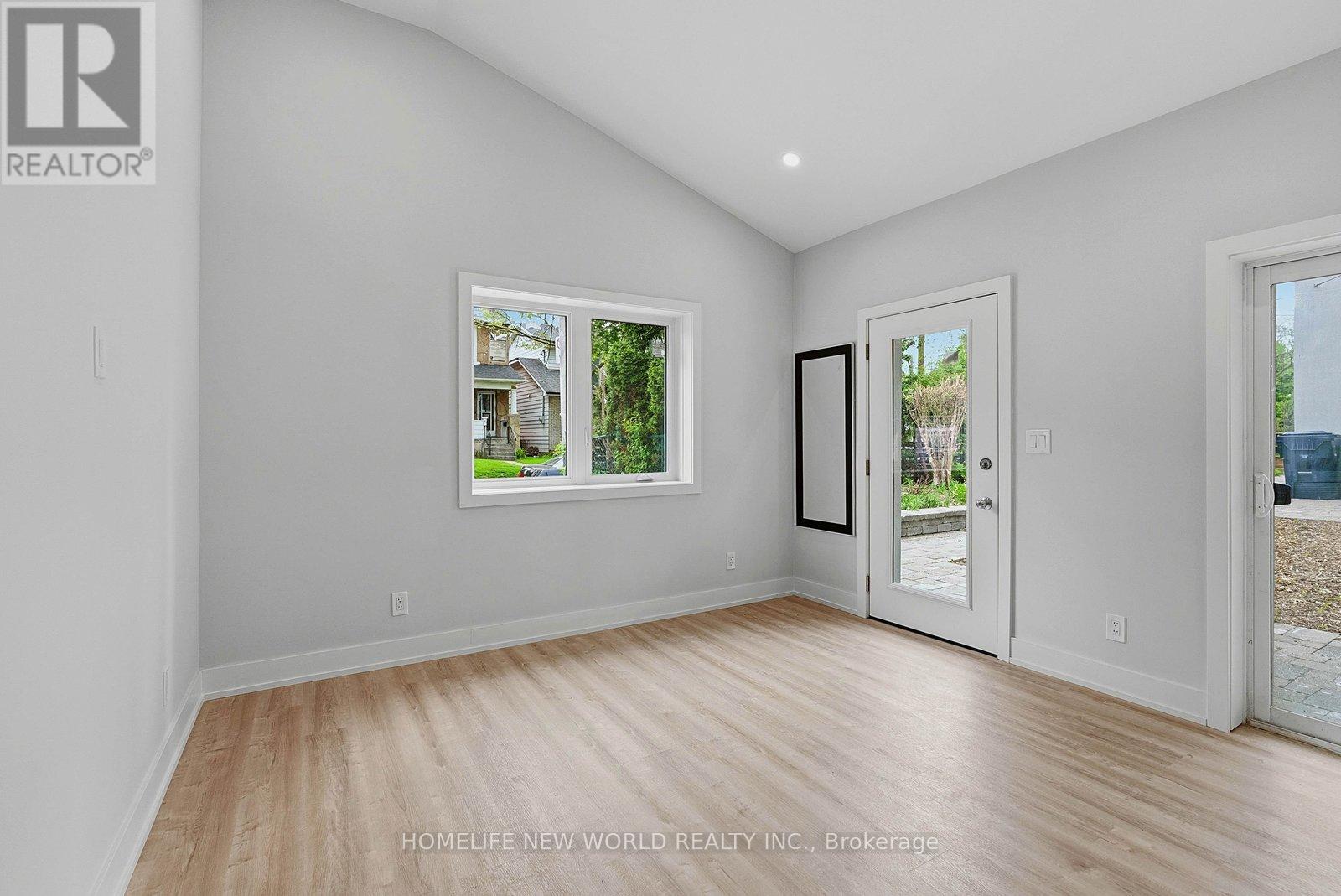 1842 DUNDAS STREET E - 28