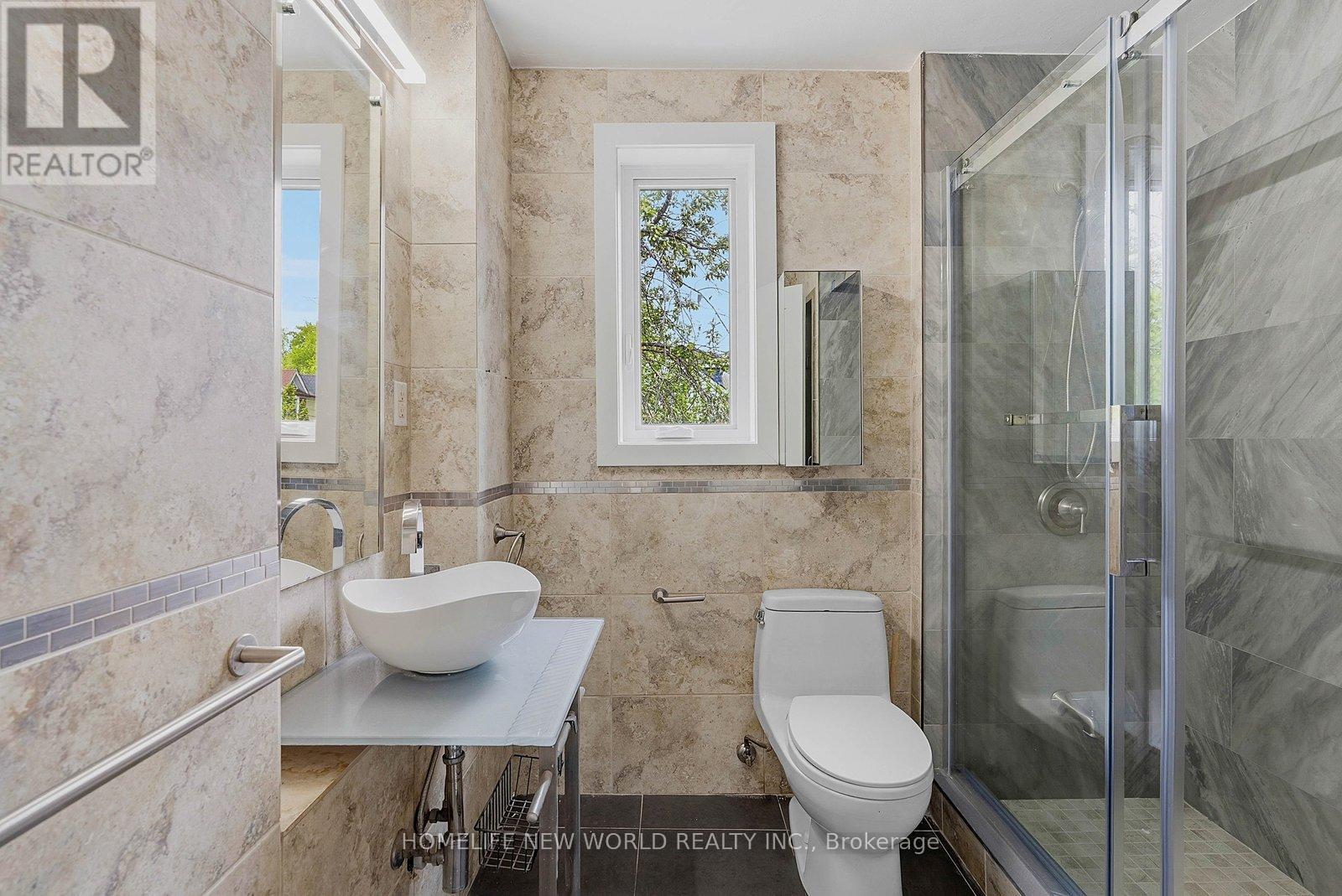 1842 DUNDAS STREET E - 44