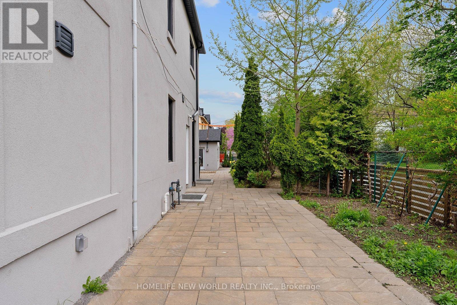1842 DUNDAS STREET E - 46