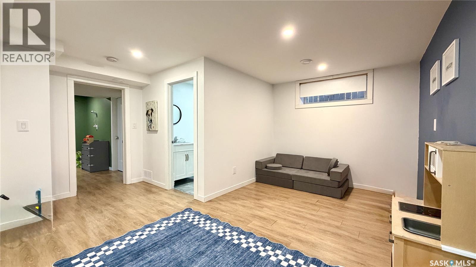 230 Veltkamp LANE - 24