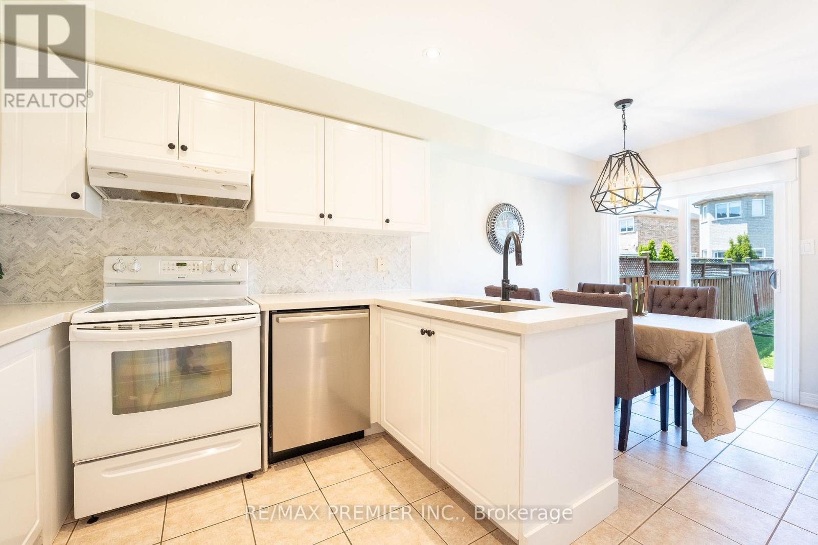 22 LAURA SABRINA DRIVE - 13