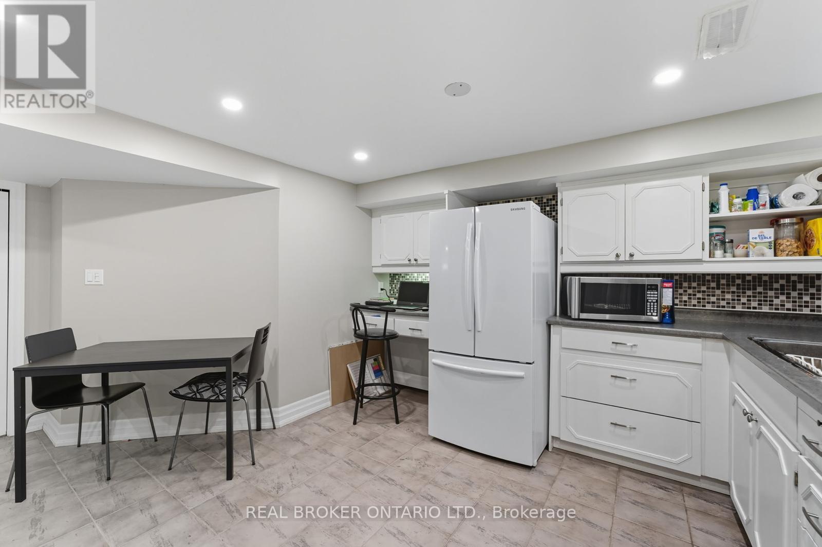 1314 FISHER AVENUE - 17