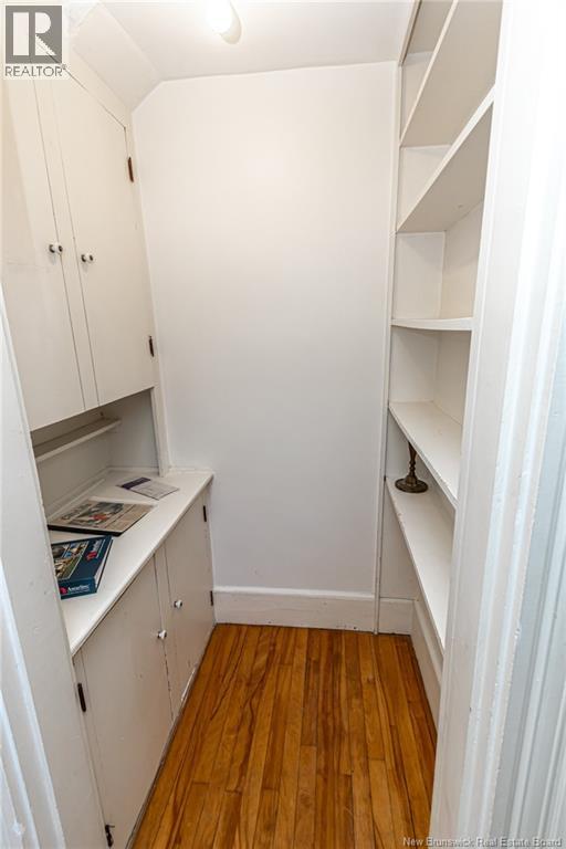 189 University Avenue - 16