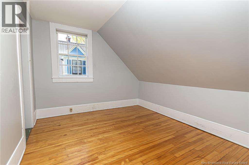 189 University Avenue - 32