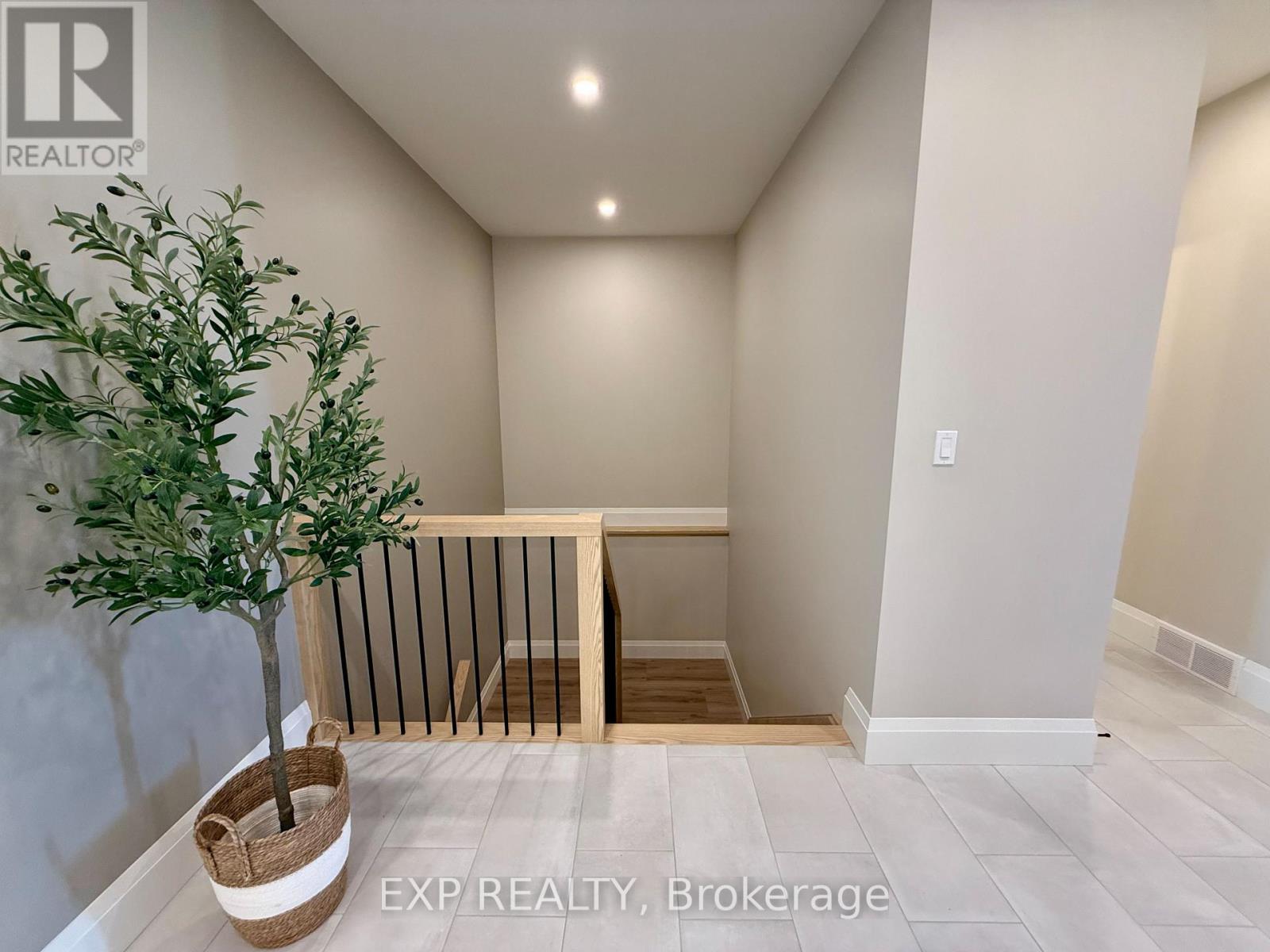 99 BEDELL DRIVE - 24