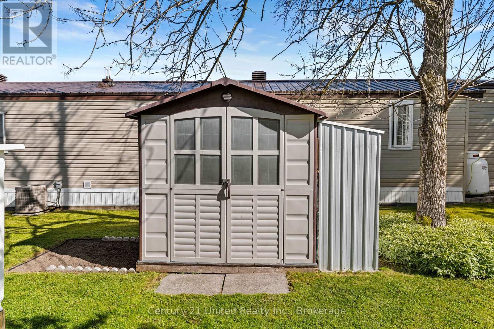 5 HILLCREST DRIVE - 27