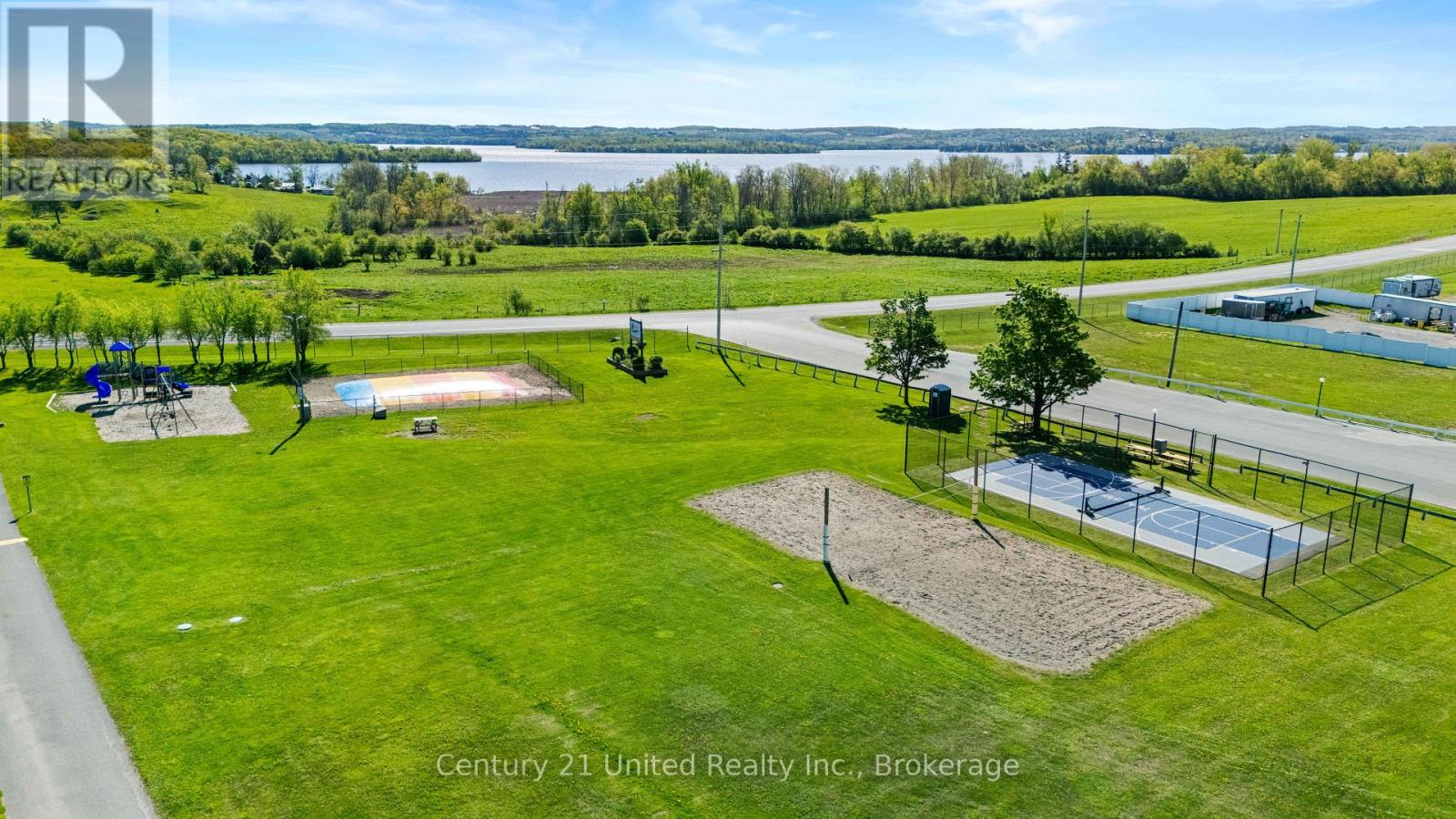 5 HILLCREST DRIVE - 31