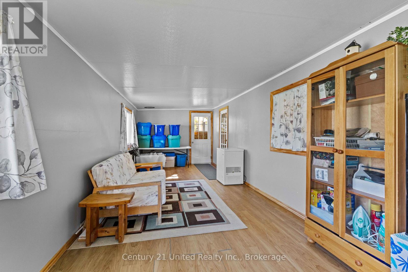 5 HILLCREST DRIVE - 7