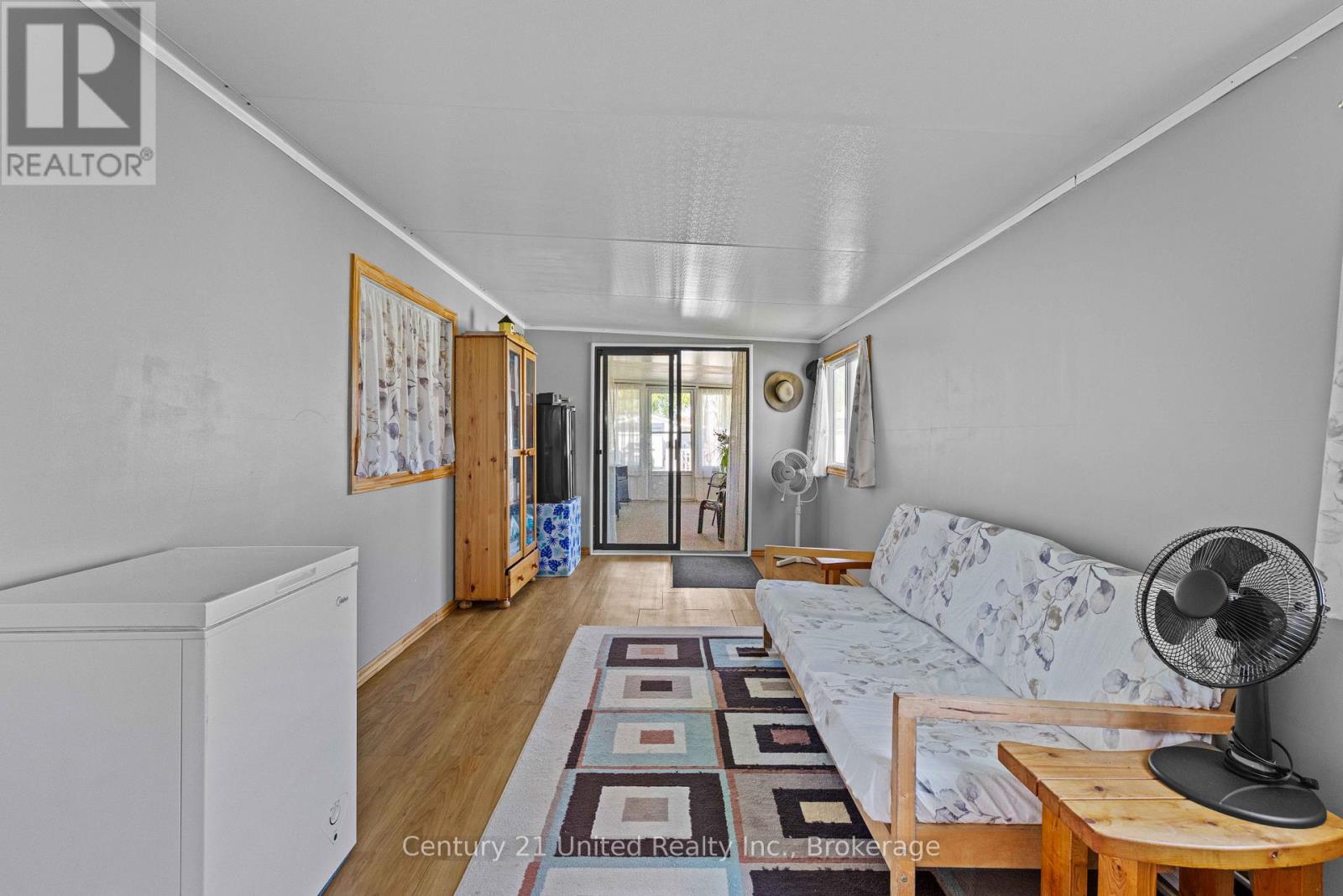 5 HILLCREST DRIVE - 8