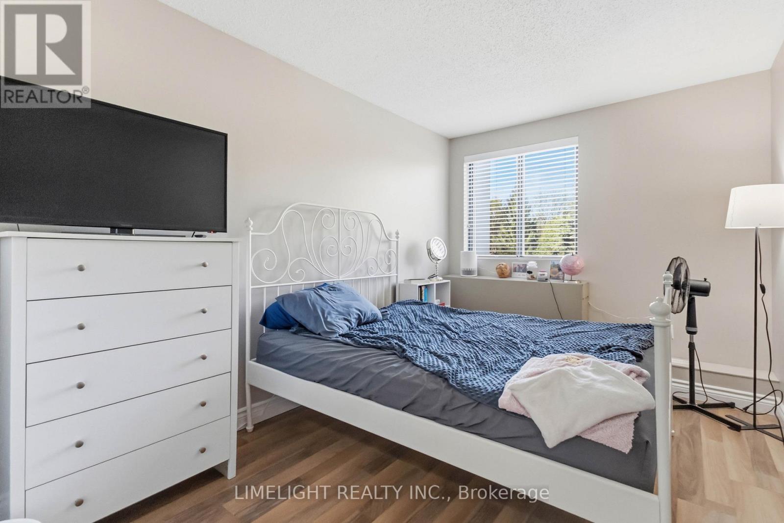 #210 1600 ADELAIDE STREET N - 23