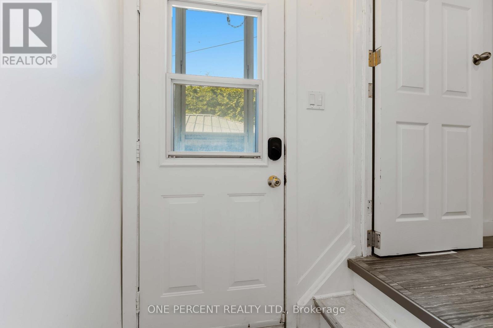 UNIT A AND UNIT B - 933 KINCAID COURT - 20