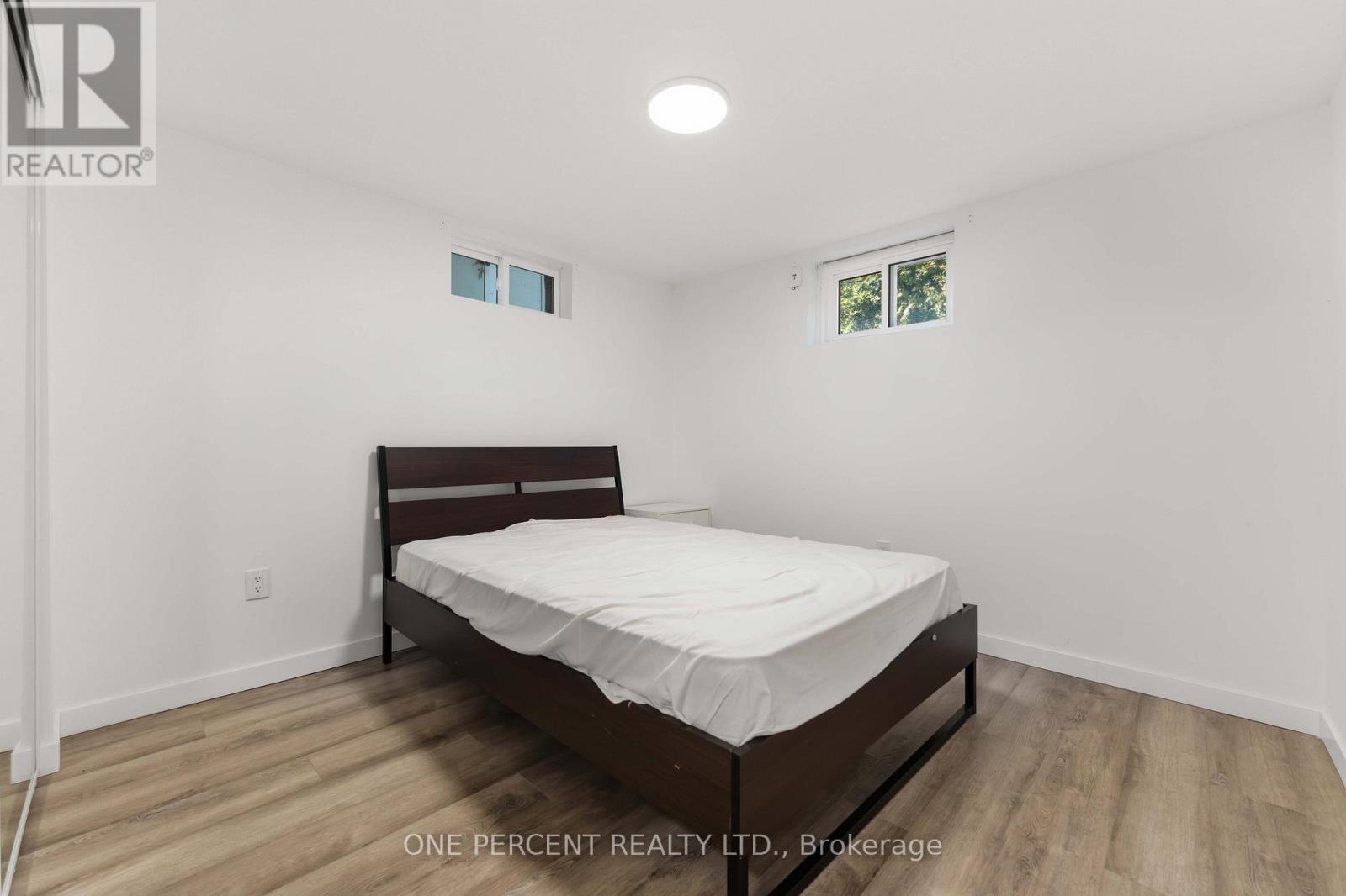 UNIT A AND UNIT B - 933 KINCAID COURT - 32