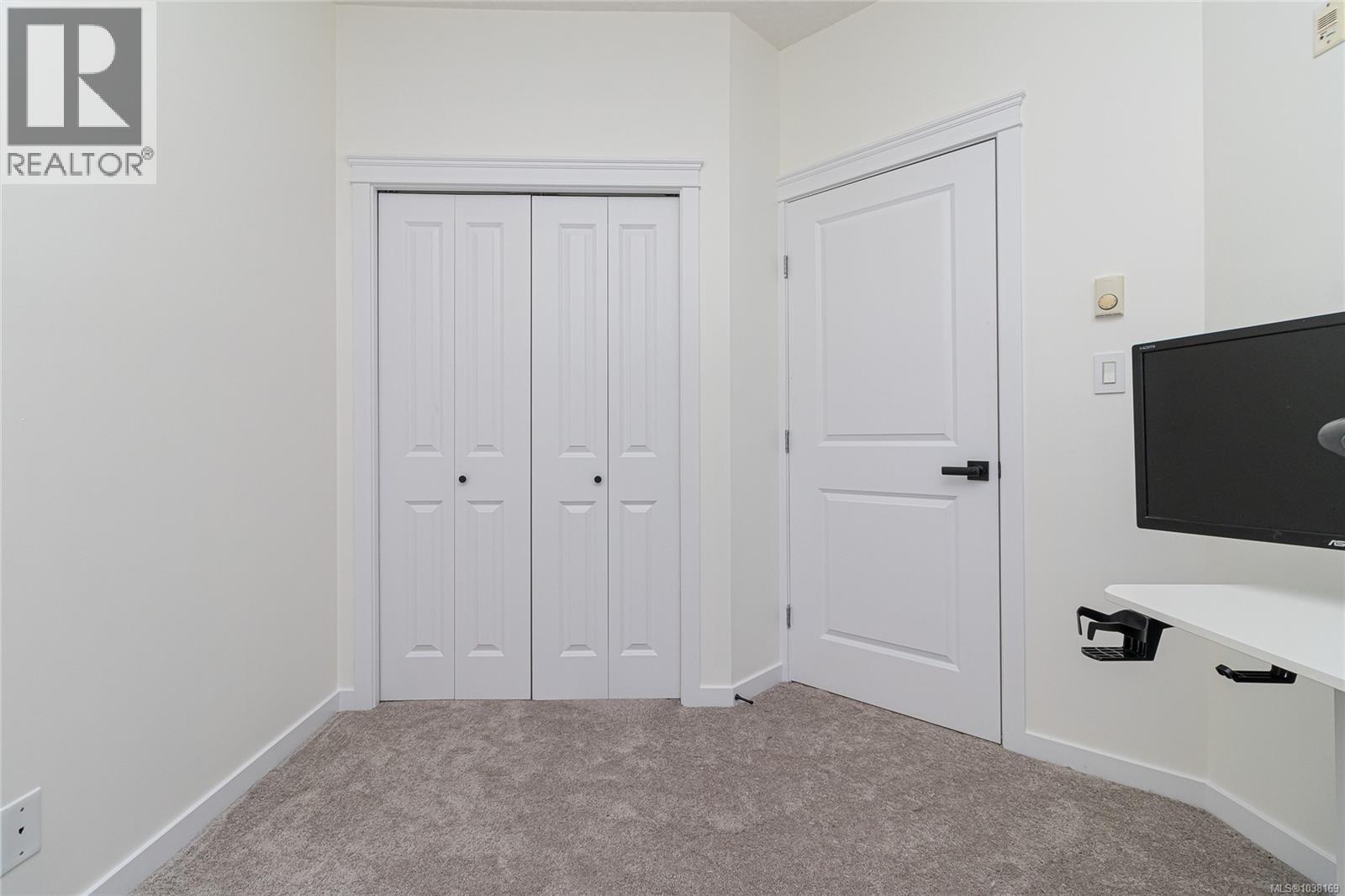 #304 2220 Sooke Rd - 19