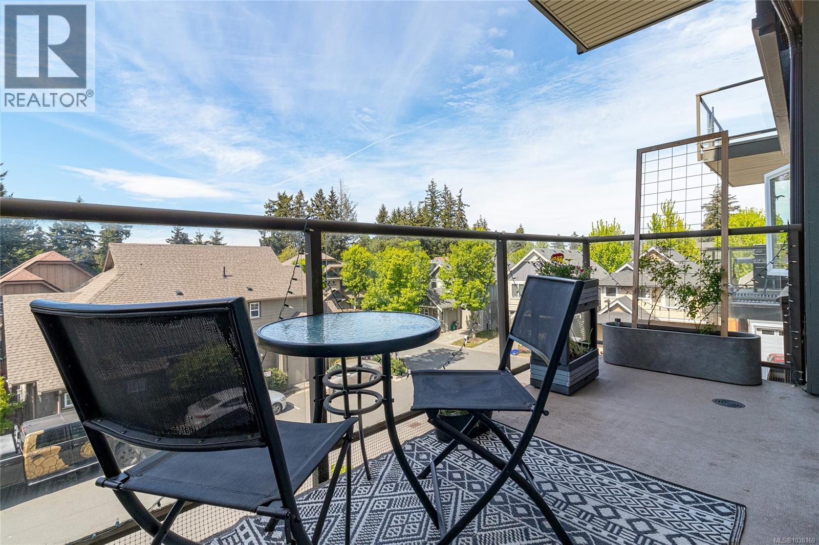 #304 2220 Sooke Rd - 4