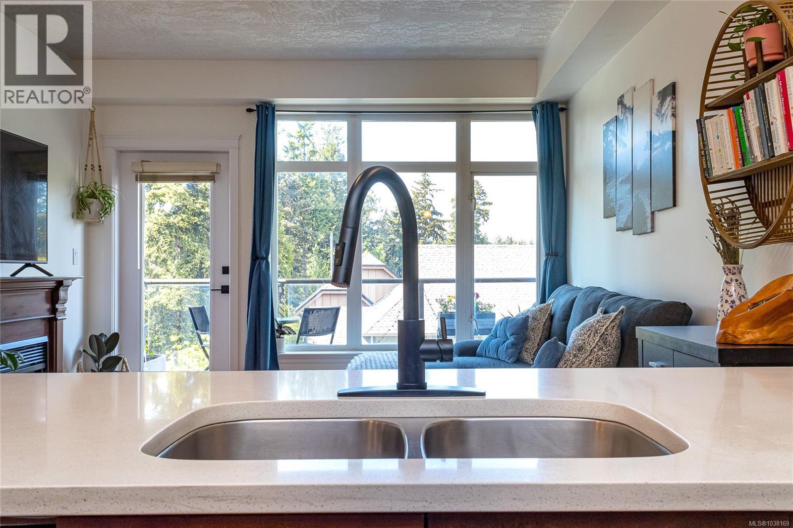 #304 2220 Sooke Rd - 7