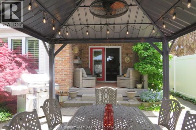 8 CHRISTINA PLACE - 40