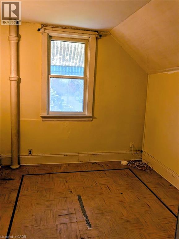174 LONDON Street N - 22