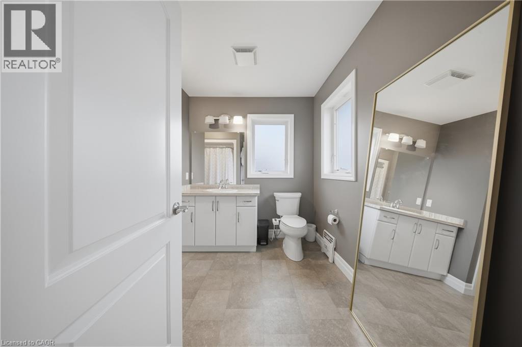 300 HUTTON Street E - 22