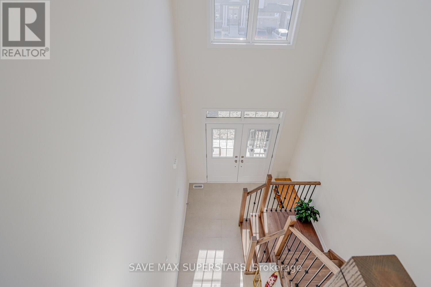 1537 HARKER STREET - 21