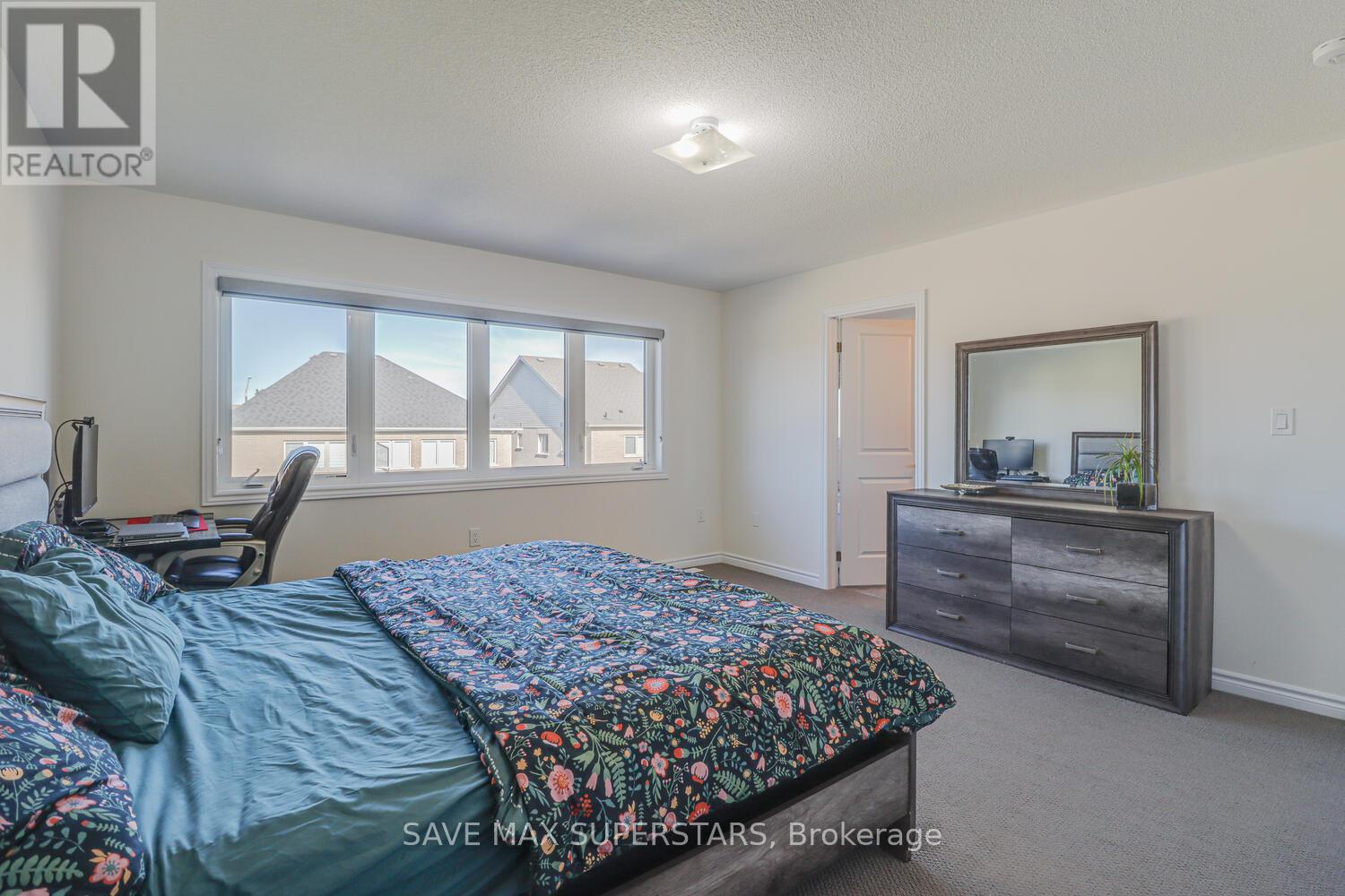 1537 HARKER STREET - 23