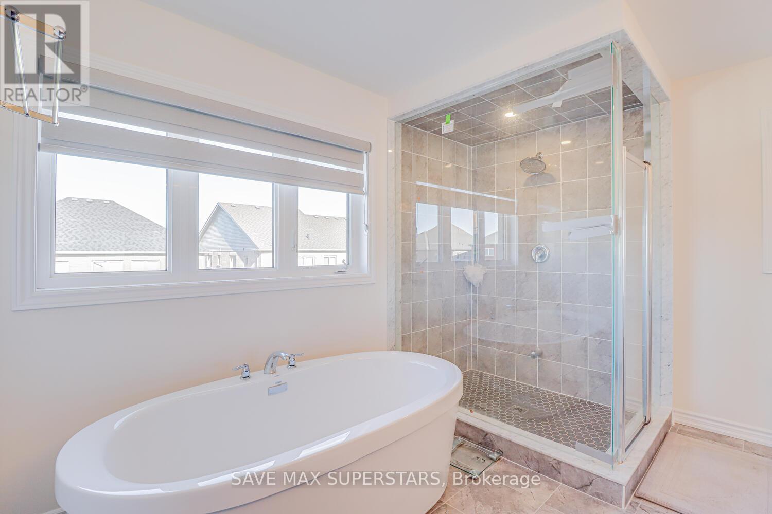 1537 HARKER STREET - 27